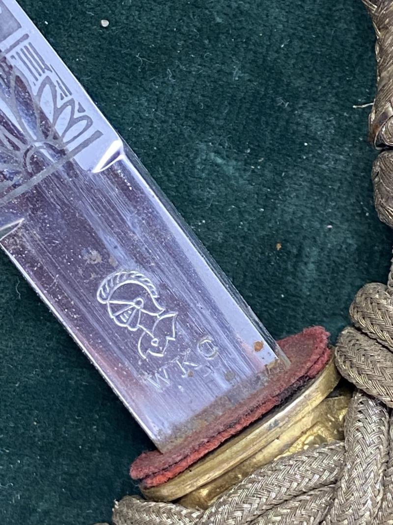 A WONDERFUL NAVY DAGGER BY WKC WITH ORANGE GRIP, HAMMERED SCABBARD, KNOT AND ORIGINAL HANGERS. — image 10