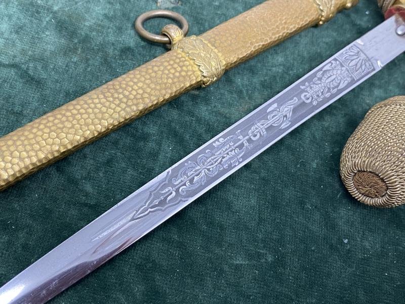 A WONDERFUL NAVY DAGGER BY WKC WITH ORANGE GRIP, HAMMERED SCABBARD, KNOT AND ORIGINAL HANGERS. — image 8