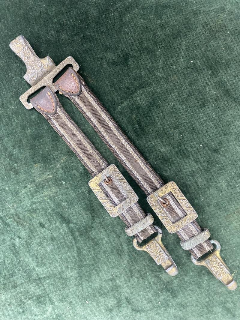 SET OF DE-LUXE LUFTWAFFE DAGGER HANGERS. — image 2