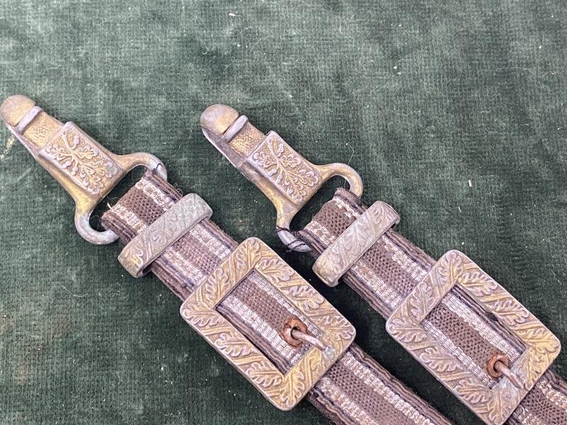 SET OF DE-LUXE LUFTWAFFE DAGGER HANGERS. — image 4