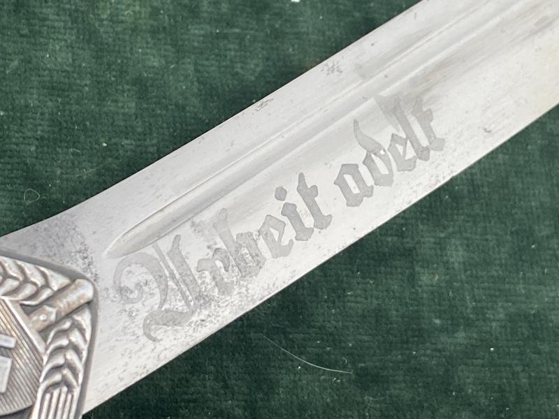 A NEAR PERFECT RAD OFFICERS DAGGER WITH VERY RARE MAKER AND WITH COMPLETE MINT HANGERS INCLUDING THE TOP CLIP!!. — image 10