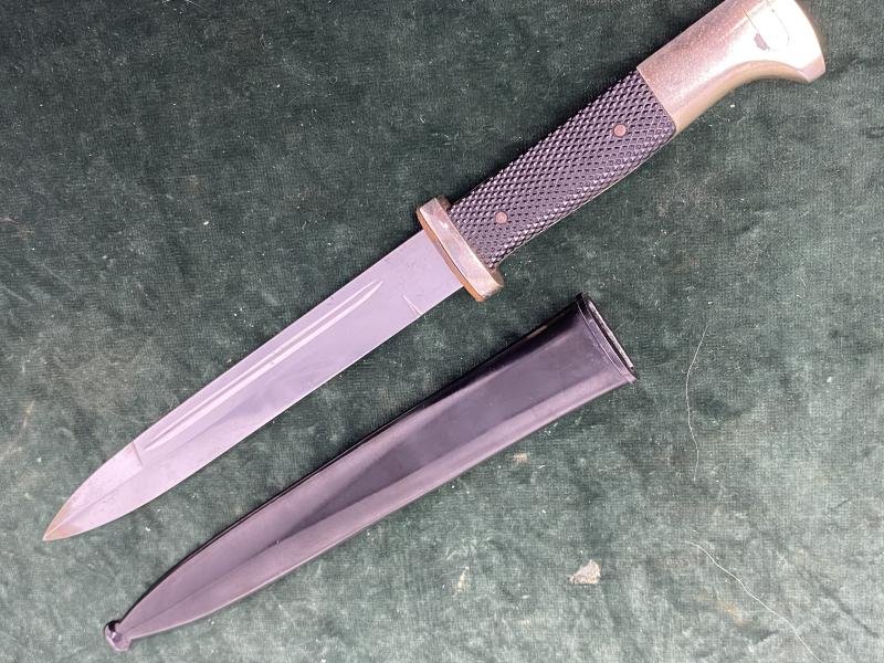 A NEAR MINT EXAMPLE OF A SHORT K98 'PIONEER' DRESS BAYONET. — image 10