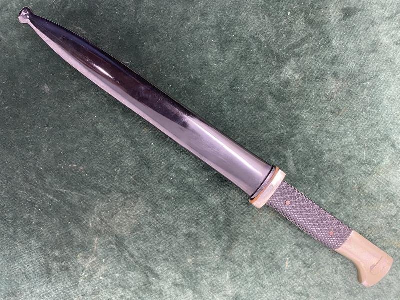 A NEAR MINT EXAMPLE OF A SHORT K98 'PIONEER' DRESS BAYONET. — image 5