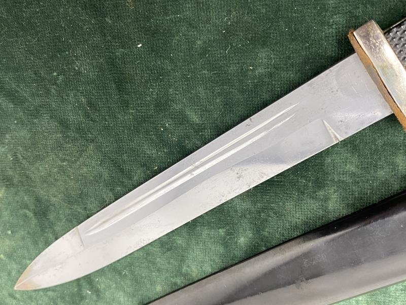 A NEAR MINT EXAMPLE OF A SHORT K98 'PIONEER' DRESS BAYONET. — image 9
