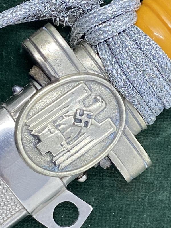 A LOVELY RED CROSS/SOCIAL WELFRE OFFICERS DAGGER WITH ORIGINAL KNOT. — image 4