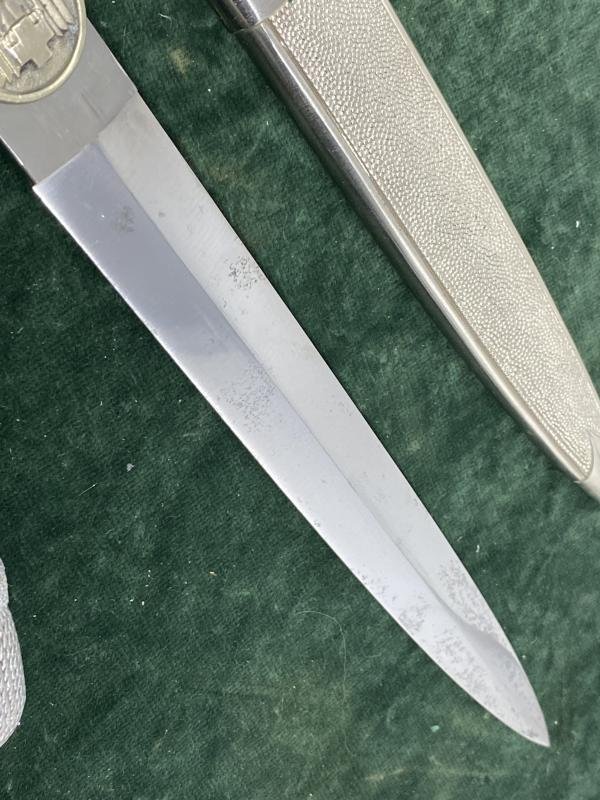 A LOVELY RED CROSS/SOCIAL WELFRE OFFICERS DAGGER WITH ORIGINAL KNOT. — image 7