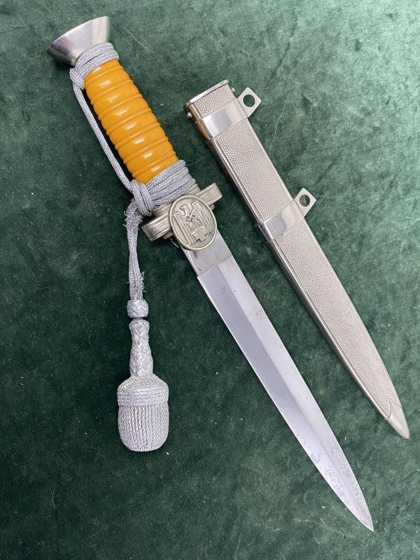 A LOVELY RED CROSS/SOCIAL WELFRE OFFICERS DAGGER WITH ORIGINAL KNOT. — image 9