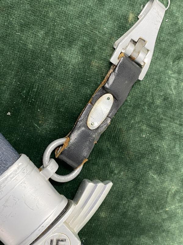 AN ALL ALUMINIUM NSFK FLYERS KNIFE BY HELBIG. — image 6