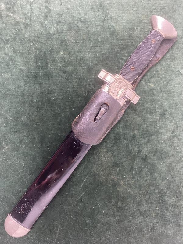 RED CROSS MANS SAW-BACK HEWER WITH FROG. — image 2