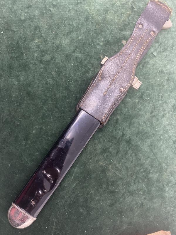 RED CROSS MANS SAW-BACK HEWER WITH FROG. — image 5