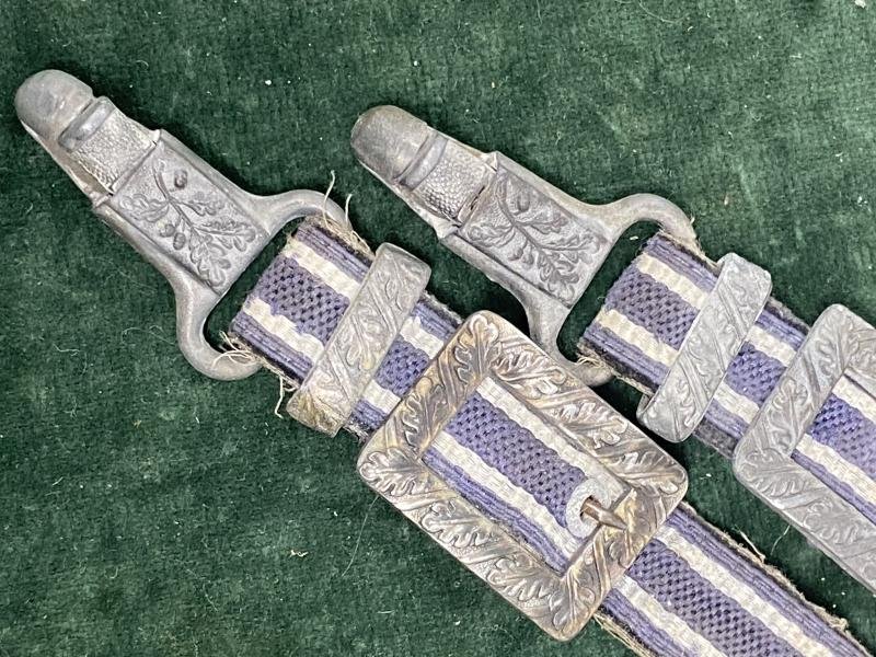 AN AFFORDABLE SET OF DE-LUXE LUFTWAFFE DAGGER HANGERS. — image 4