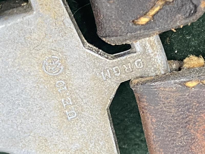 A NICE AFFORDABLE SET OF DE-LUXE, LEATHER TOPPED LUFTWAFFE DAGGER HANGERS. — image 6