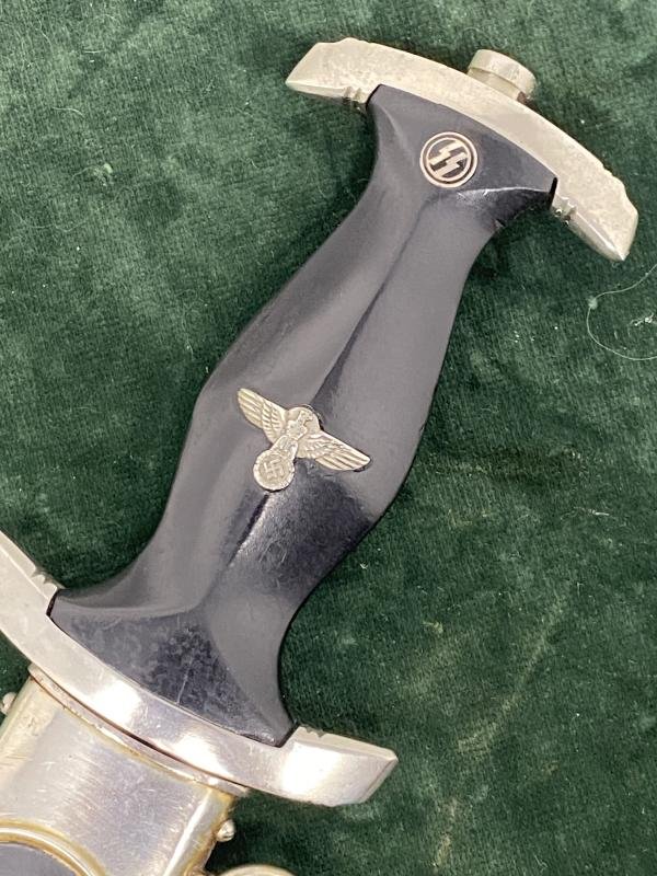 AN EARLY SS '33 DAGGER BY HAMMESFAR WITH HANGER. — image 3