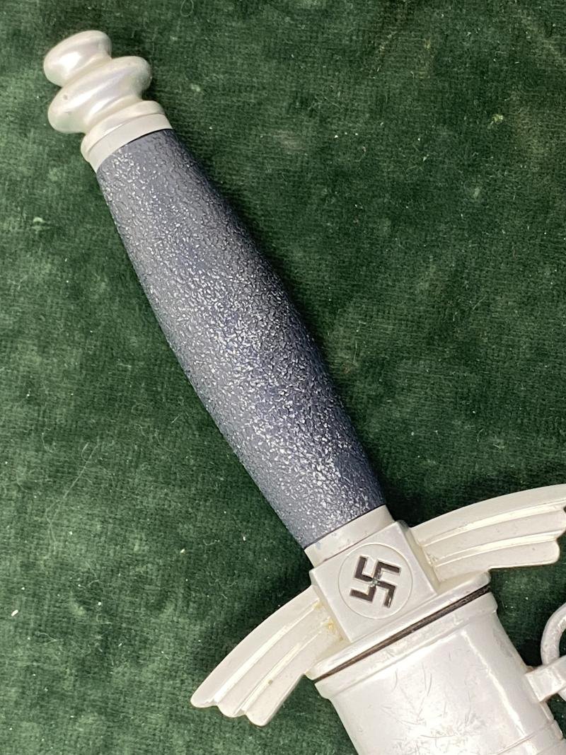 A 'CRACKLE FINISH'. NSFK FLYERS DAGGER BY HELBIG. — image 3