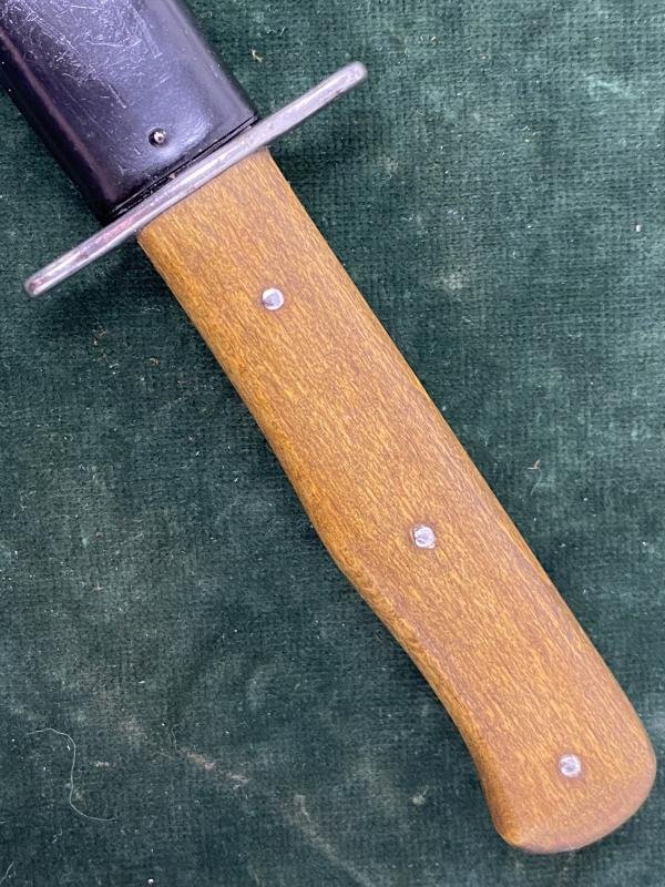 A MINT EXAMPLE OF A LUFTWAFFE FIGHTING KNIFE WITH RARE 'S' MAKER. — image 3