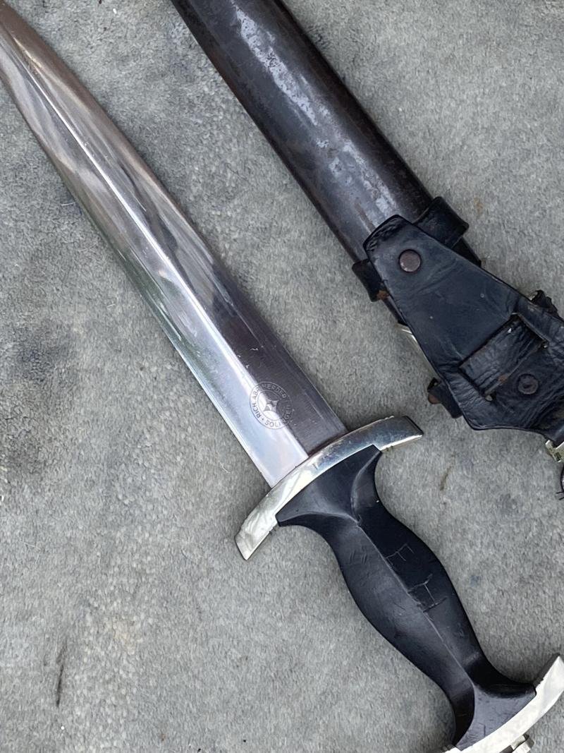 A SUPERB EARLY SS 33 DAGGER WITH VERTICAL HANGER BY HERDER. — image 5