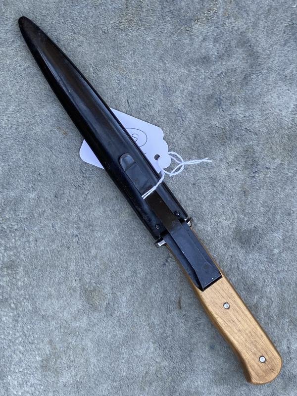 A THIRD REICH 'NAHKAMPFMESSER' IN MINT CONDITION. — image 4