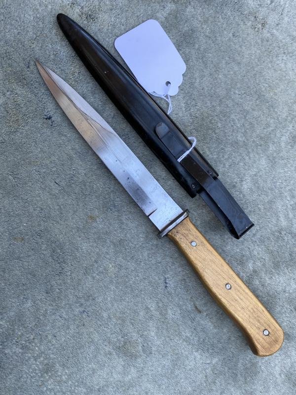 A THIRD REICH 'NAHKAMPFMESSER' IN MINT CONDITION. — image 5