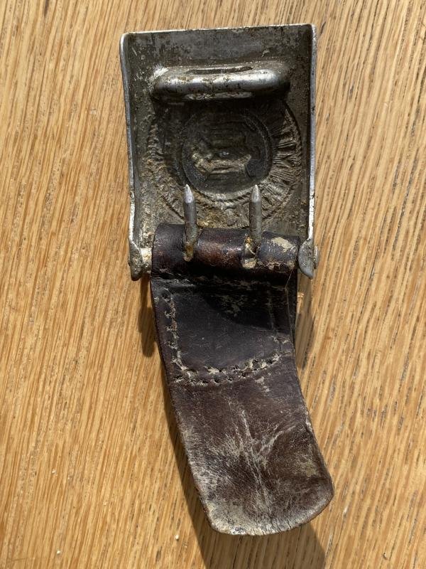 WEHRMACHT ALLOY BELT BUCKLE AND LEATHER TAB. — image 2