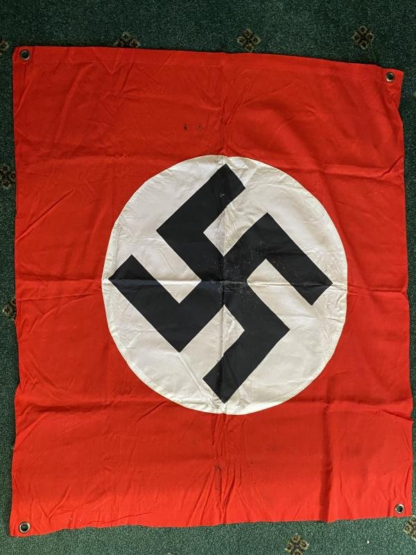 AN ORIGINAL THIRD REICH UNUSUAL VEHICLE RECOGNITION FLAG. — image 2