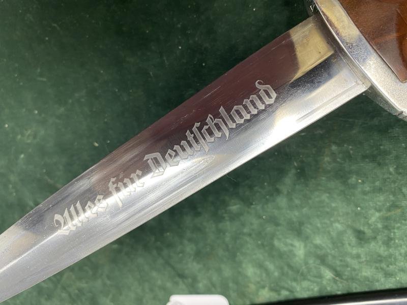 A NEAR MINT 'TRANSITIONAL' NSKK DAGGER BY J.A. HENKELS. — image 10