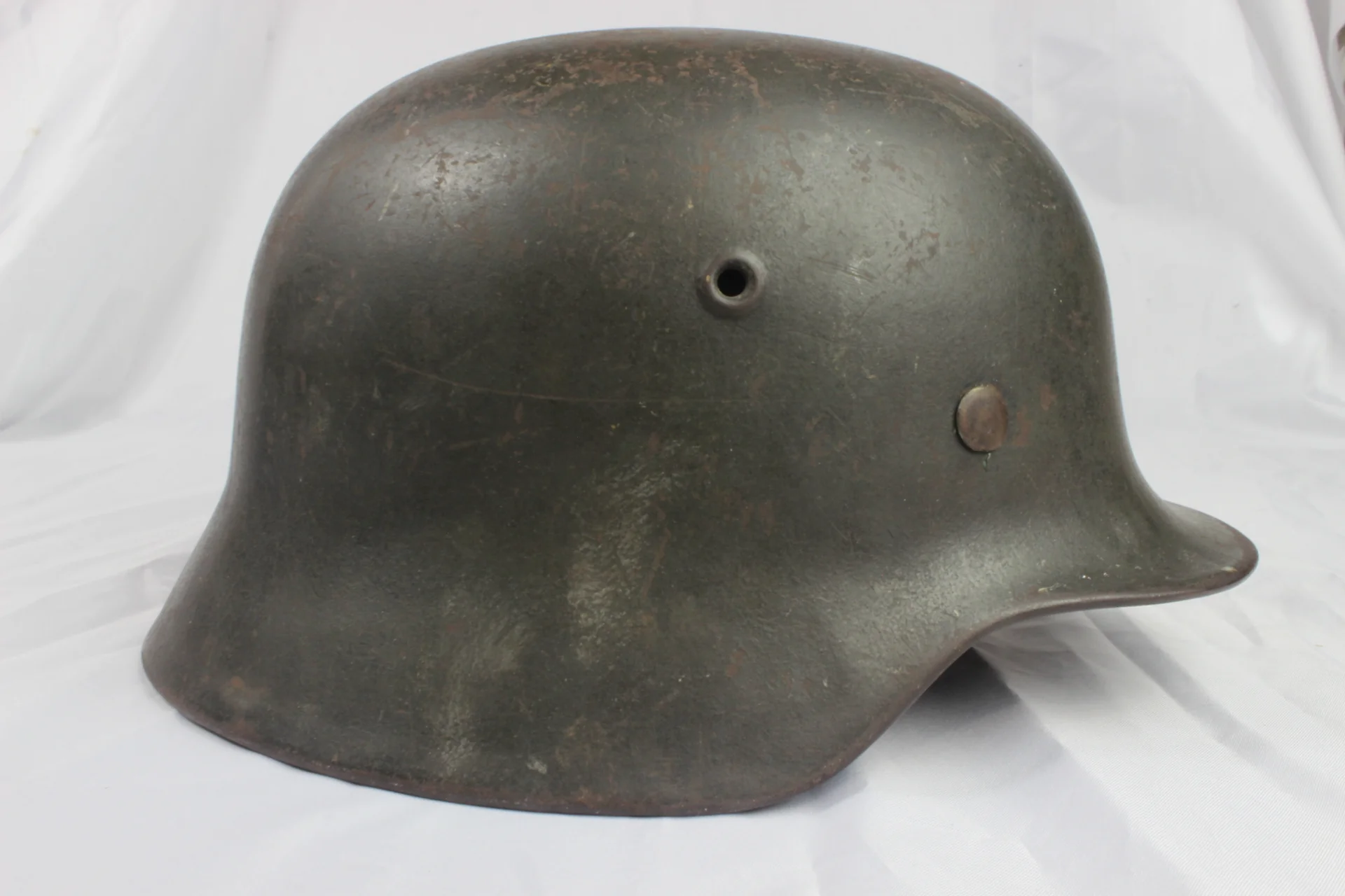 Original WW2 German M40 Single Decal Heer / Army Helmet — image 8