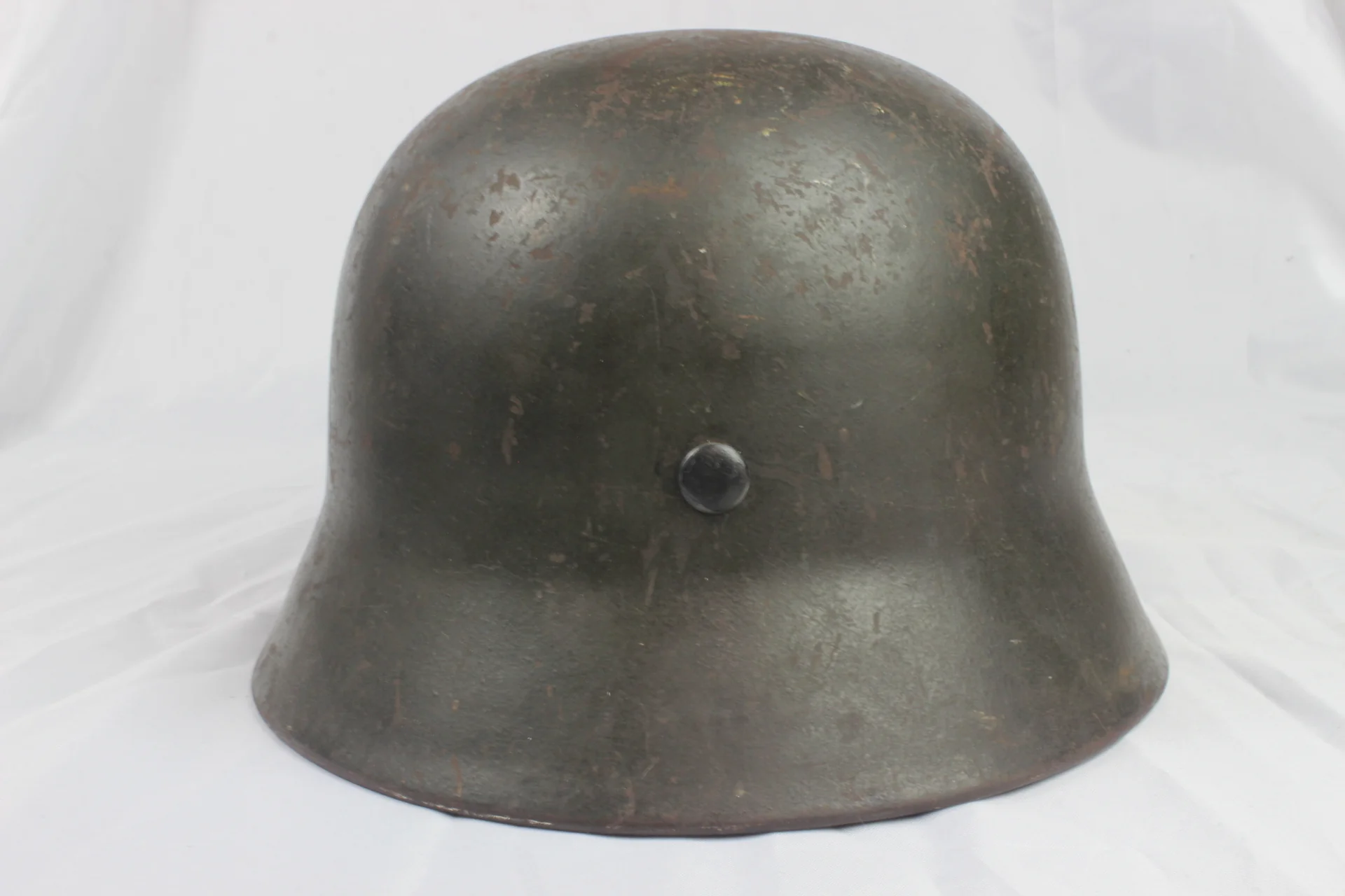 Original WW2 German M40 Single Decal Heer / Army Helmet — image 7